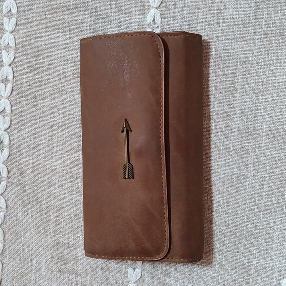 Brown arrow embellishment wallet.